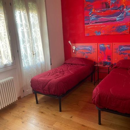 Rooms Of Love Павия Екстериор снимка