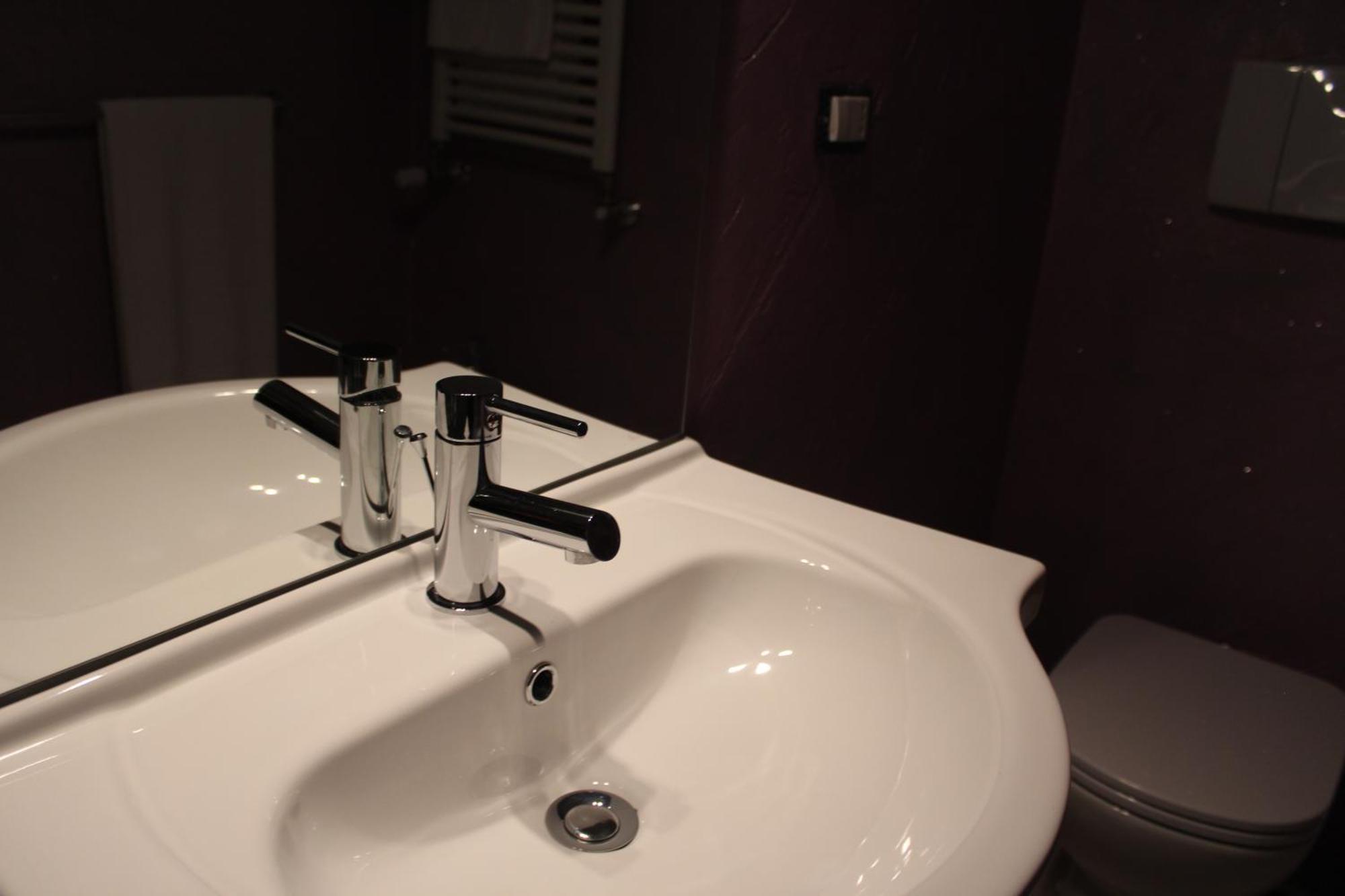 Rooms Of Love Павия Екстериор снимка